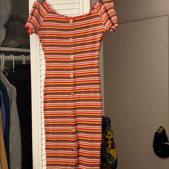 Off shoulder dress. - Picture 1 of 4